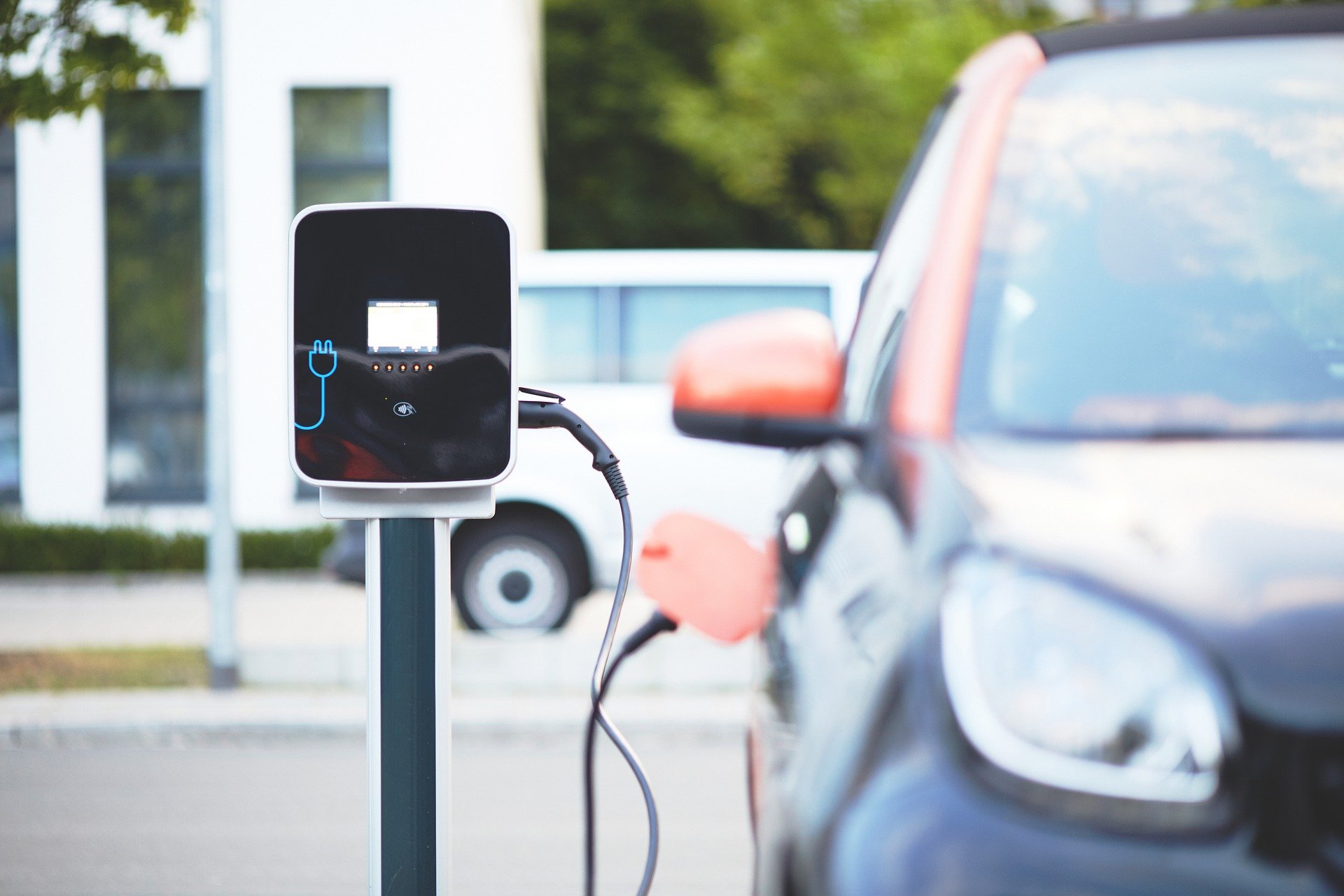 Can Electric Cars Replace Fueled Vehicles? Signs Point To Not Yet.
